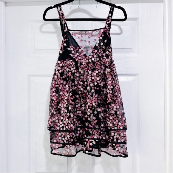 For Love & Lemons Jean Mini Dress Sequin Embellished
Tulle Cherry Blossom XS - Picture 4 of 12